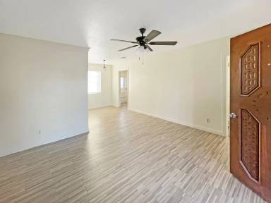 Main picture of 306 W Rainbow Dr