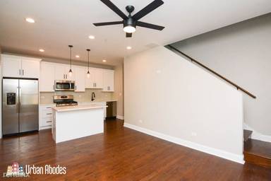 Main picture of 2100 W Barry Ave