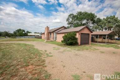 Main picture of 9 Pineway Blvd