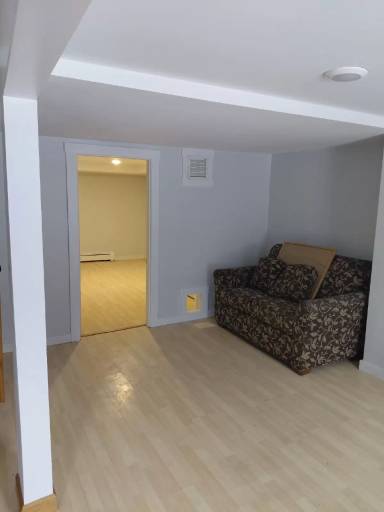 Main picture of 23 Spring St