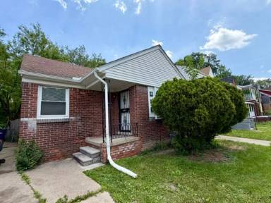 Main picture of 16580 Ward St