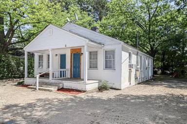 Main picture of 1011 Wilson St SW