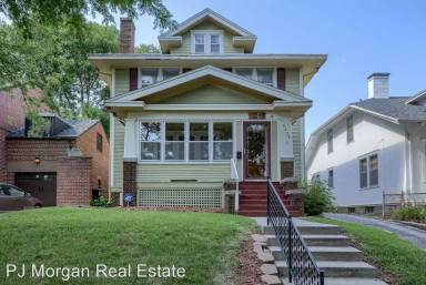 Main picture of 3432 Webster St