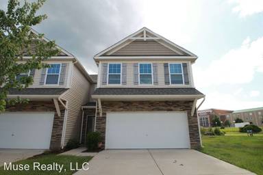 Main picture of 826 Summerlake Dr