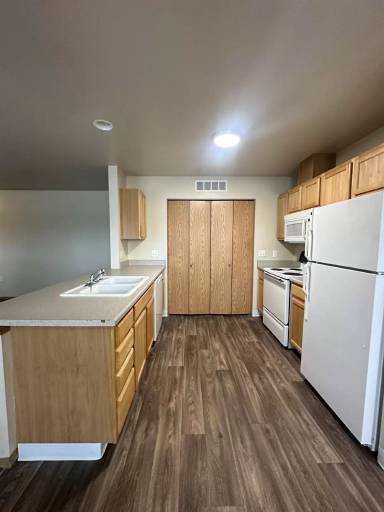 Main picture of Sagecrest Apartments