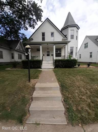 Main picture of 802 Grand Ct