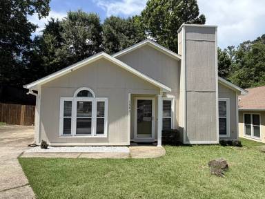 Main picture of 1343 Maplebrook Dr