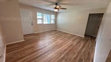 Main picture of 409 N McComas St