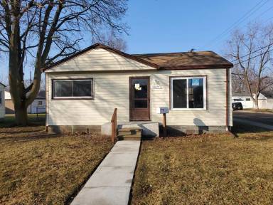 Main picture of 24675 Columbus Ave