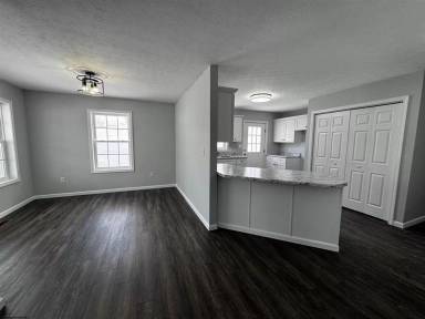 Main picture of 156 Montgomery Rd