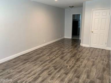Main picture of 425 S Oakhurst Dr