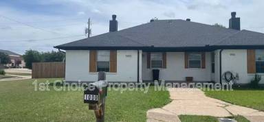 Main picture of 1000 Meadow Cir S