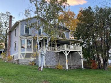 Main picture of 2260 Lakeshore Rd