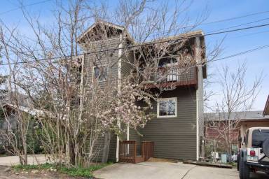 Main picture of 2651 9th St