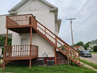 Main picture of 171 N 3rd Ave