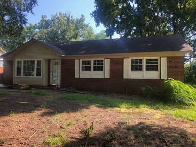 Main picture of 5806 Hillcrest Cir