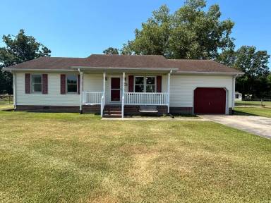 Main picture of 1005 Meadow Dr