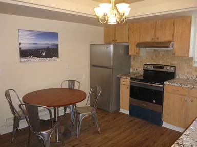 Main picture of 806 Oriole Way