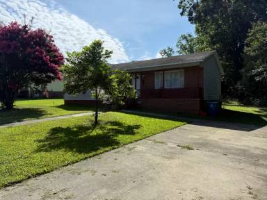 Main picture of 211 Vanderford St