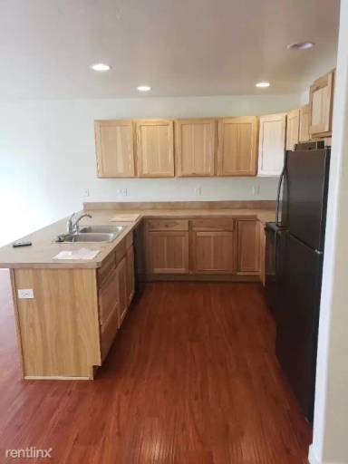 Main picture of 817 3rd St NW