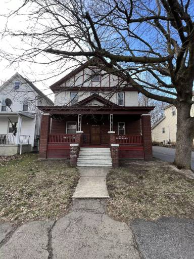 Main picture of 221 3rd St