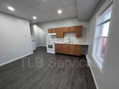 Main picture of 731 Main St