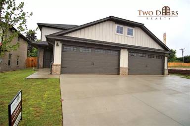 Main picture of 4310 NE 119th St