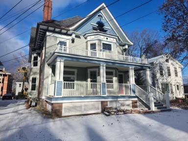 Main picture of 938 Spaight St