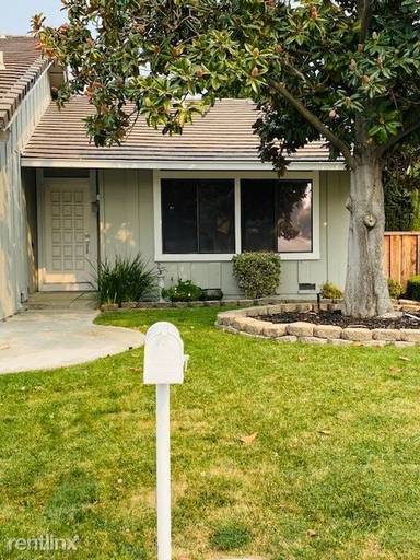 Main picture of 4399 N Water Oak Ct