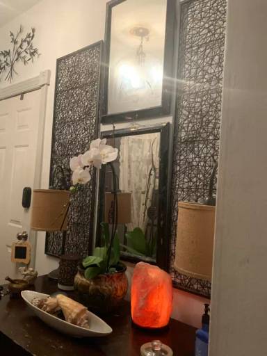 Main picture of 420 W 21st St