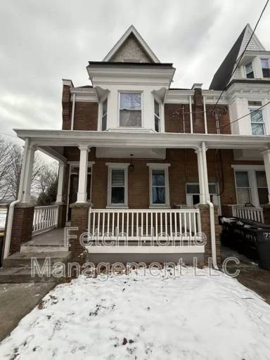 Main picture of 738 E King St