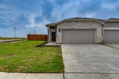 Main picture of 752 Wheatfield Dr