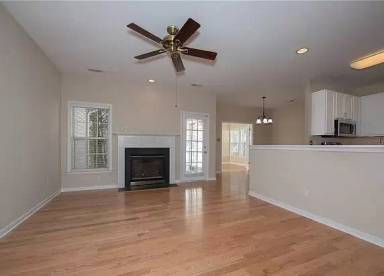 Main picture of 4121 English Holly Cir