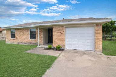 Main picture of 916 Marilyn Dr