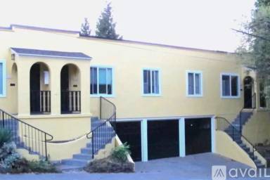 Main picture of 1031 SE 25th Ave