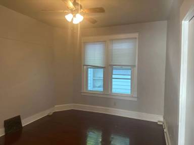 Main picture of 1429 W Washington St