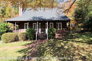 Main picture of 709 McLean Ave