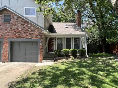 Main picture of 10134 W 86th St