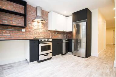 Main picture of 296 Harman St