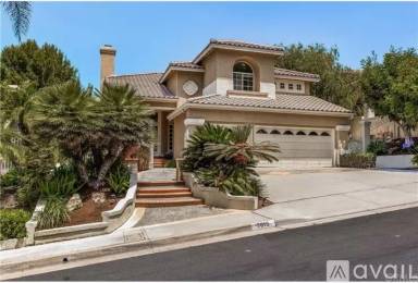 Main picture of 7613 E Hollow Oak Rd