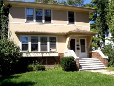 Main picture of 912 Edgewood Pl