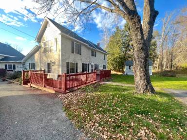 Main picture of 220 Forest Ave