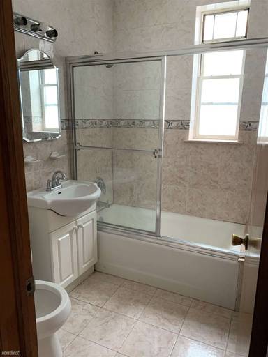 Main picture of 2047 71st St