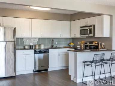 Main picture of 2555 N Clark Apartments