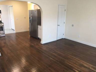 Main picture of 1016 W 16th St
