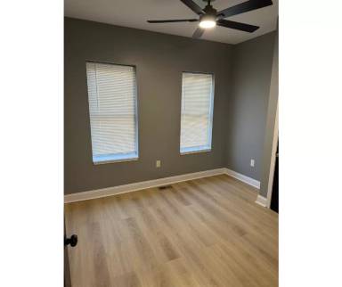 Main picture of 427 S Augusta Ave