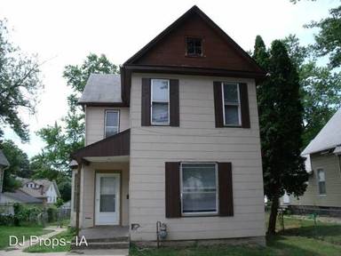 Main picture of 605 W 15th St