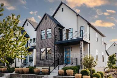 Main picture of 2442 N Gotland Way