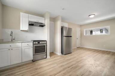 Main picture of 8 S Reed Ave
