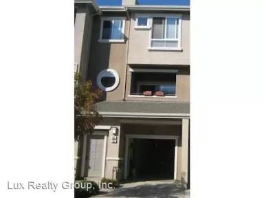 Main picture of 585 King George Ave